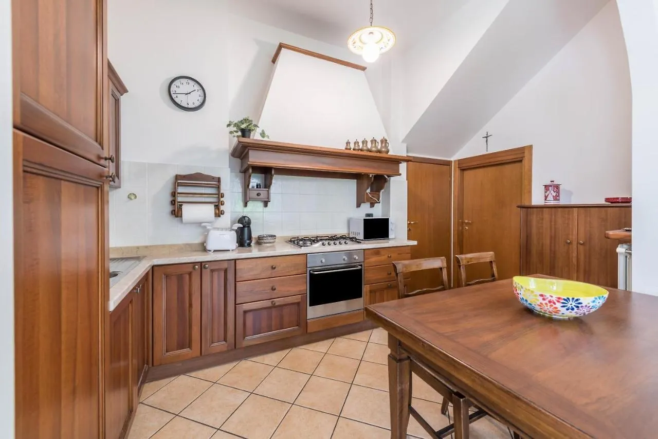 Casa Gemma - Apartment With Garden Torri Del Benaco Italy