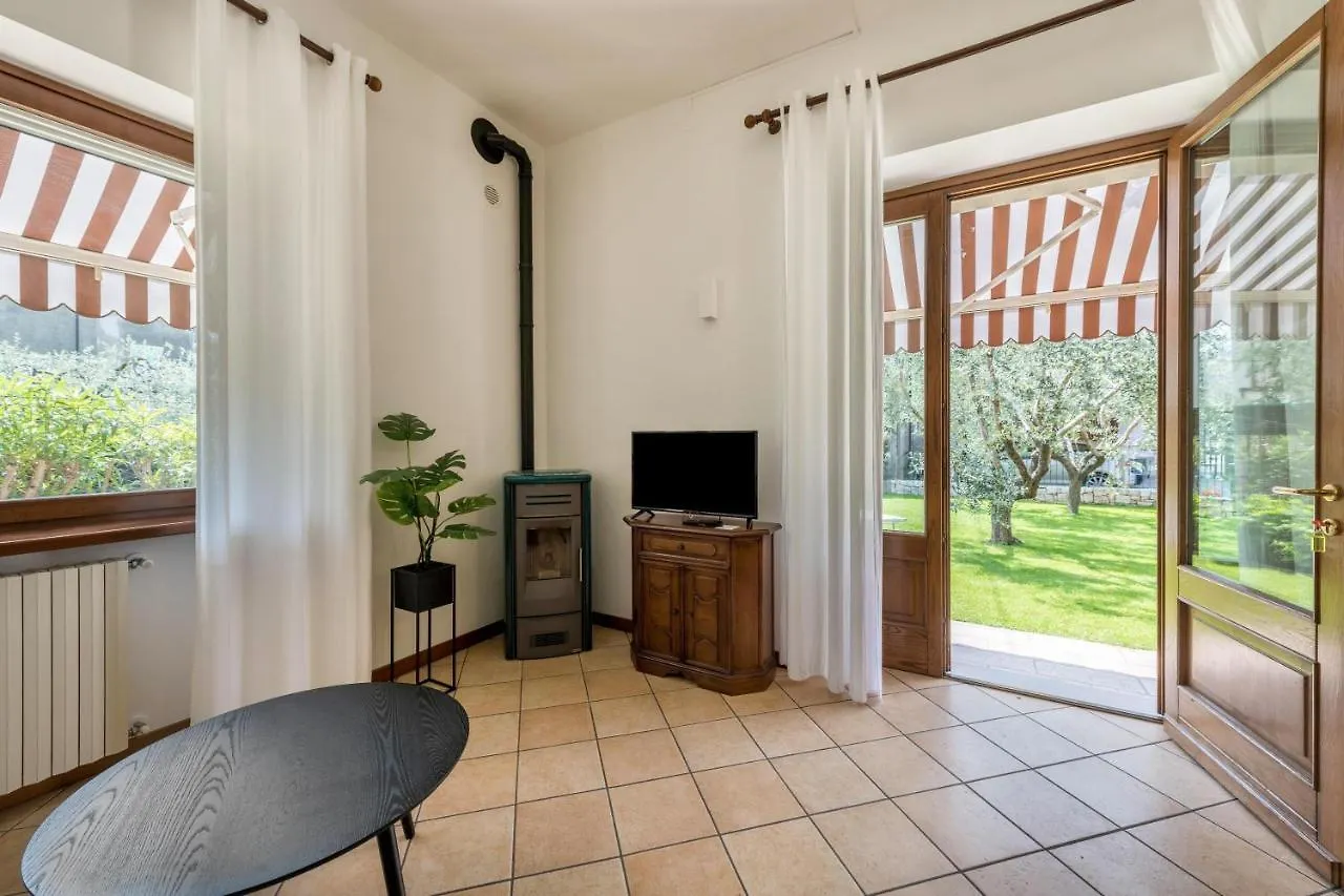 Casa Gemma - Apartment With Garden Torri Del Benaco